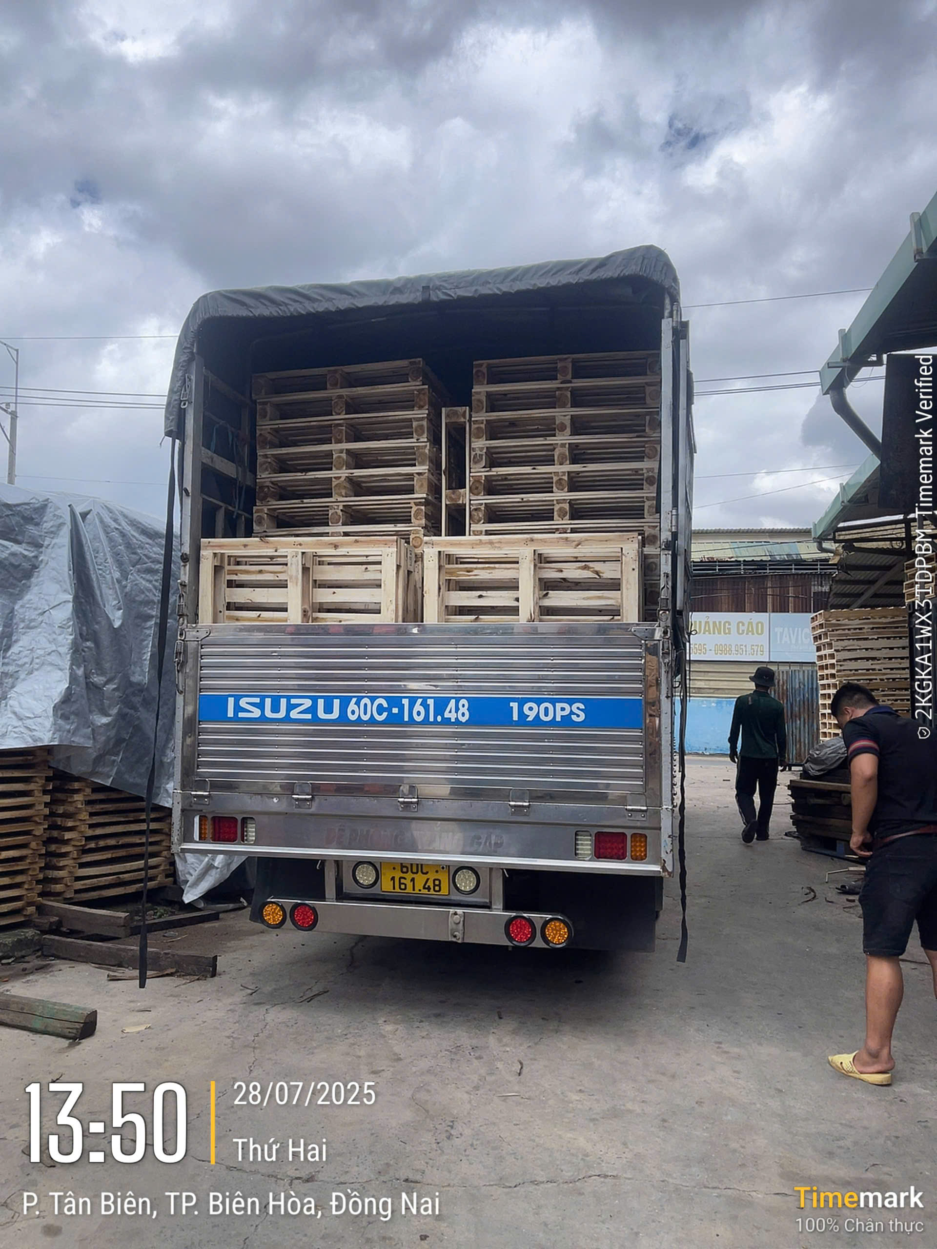 hình ảnh xuất hàng pallet gỗ Công Trình Pallet Gỗ Kê Hàng Trái Cây Xuất Khẩu
